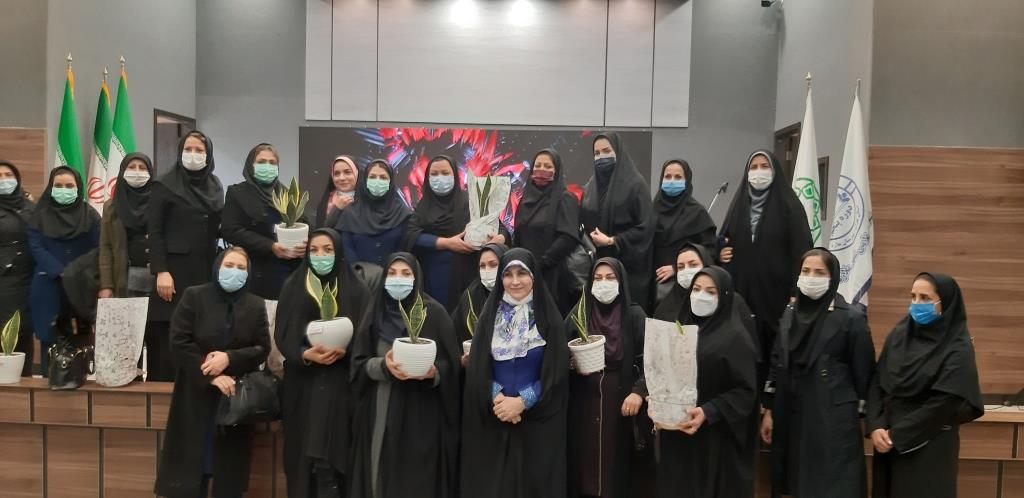 تجلیل از بانوان شاغل شهرداری ملارد به مناسبت گرامیداشت مقام مادر و روز زن