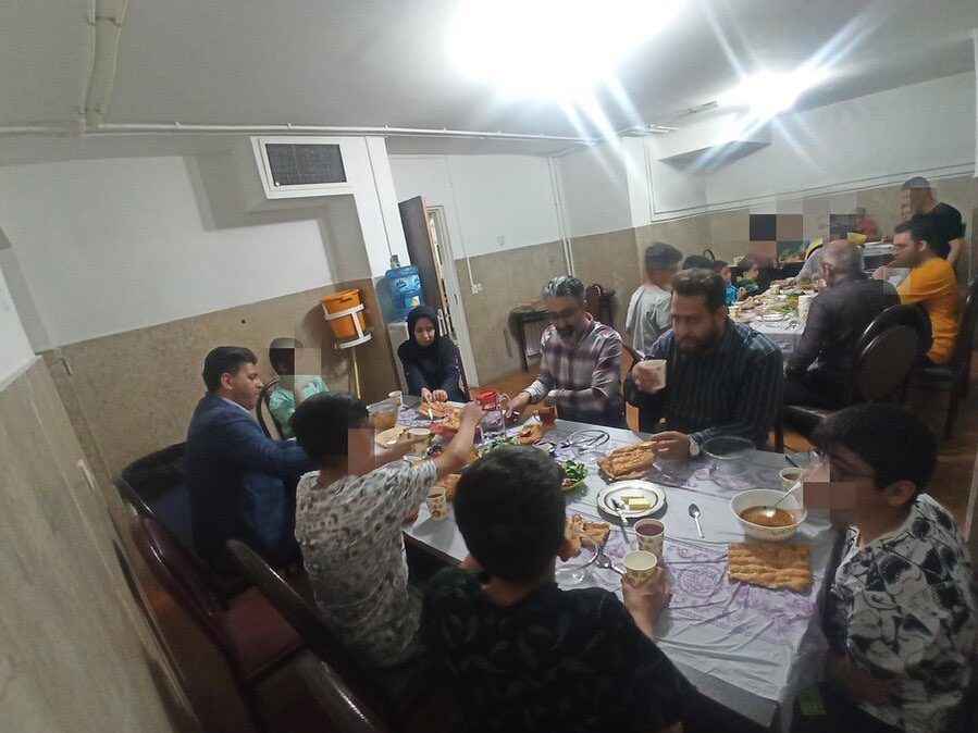 برگزاری مراسم ضیافت افطار همراه با فرزندان مرکز خیریه