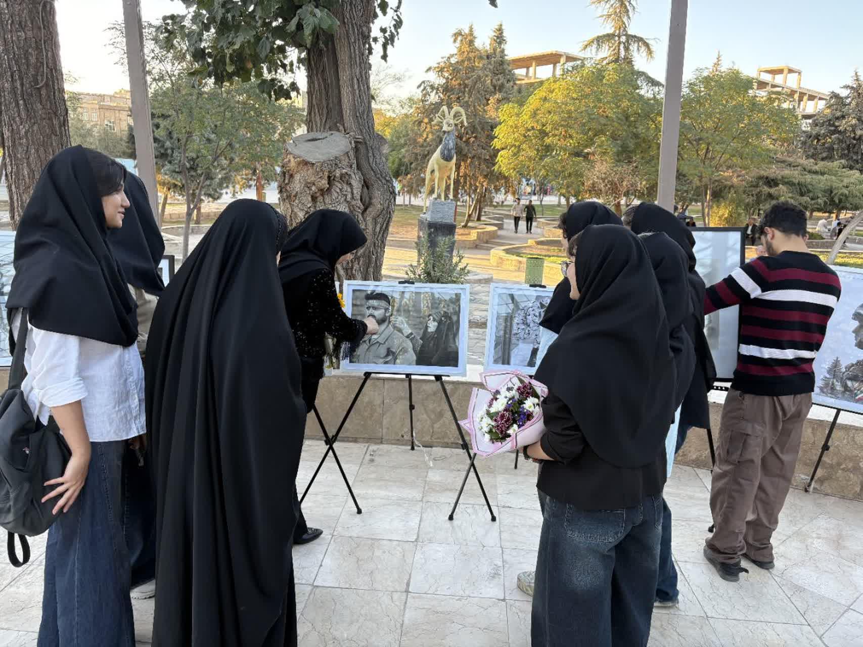 نمایشگاه نقاشی جاودانگان وطن در ملارد رونمایی شد