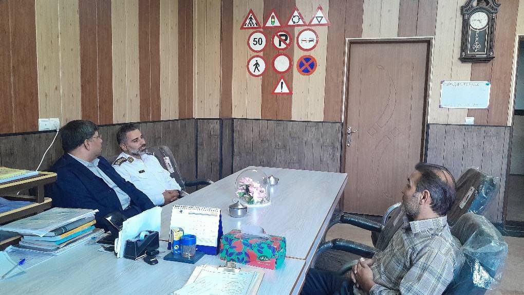 تأکید بر همکاری پلیس راهور و محیط زیست ملارد در کاهش آلاینده‌ های شهری