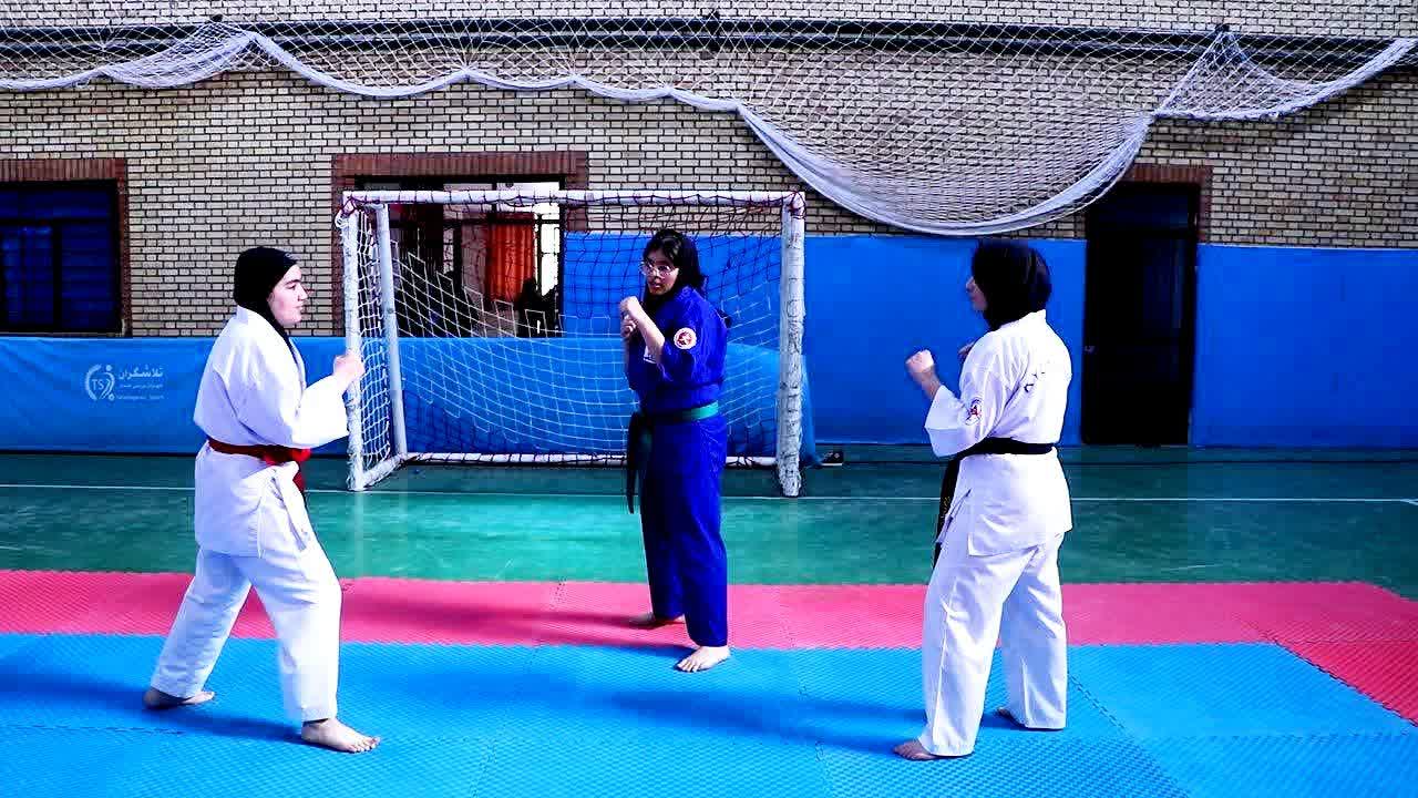 جشنواره ورزشی دانش‌ آموزان مدرسه دخترانه راز در صفادشت برگزار شد