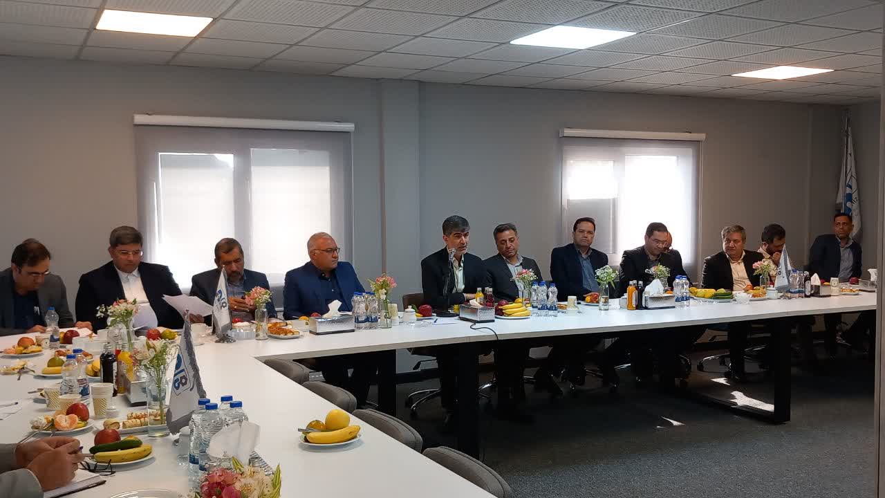 مشکلات ۱۰ واحد تولیدی در ستاد تسهیل و رفع موانع تولید ملارد بررسی شد