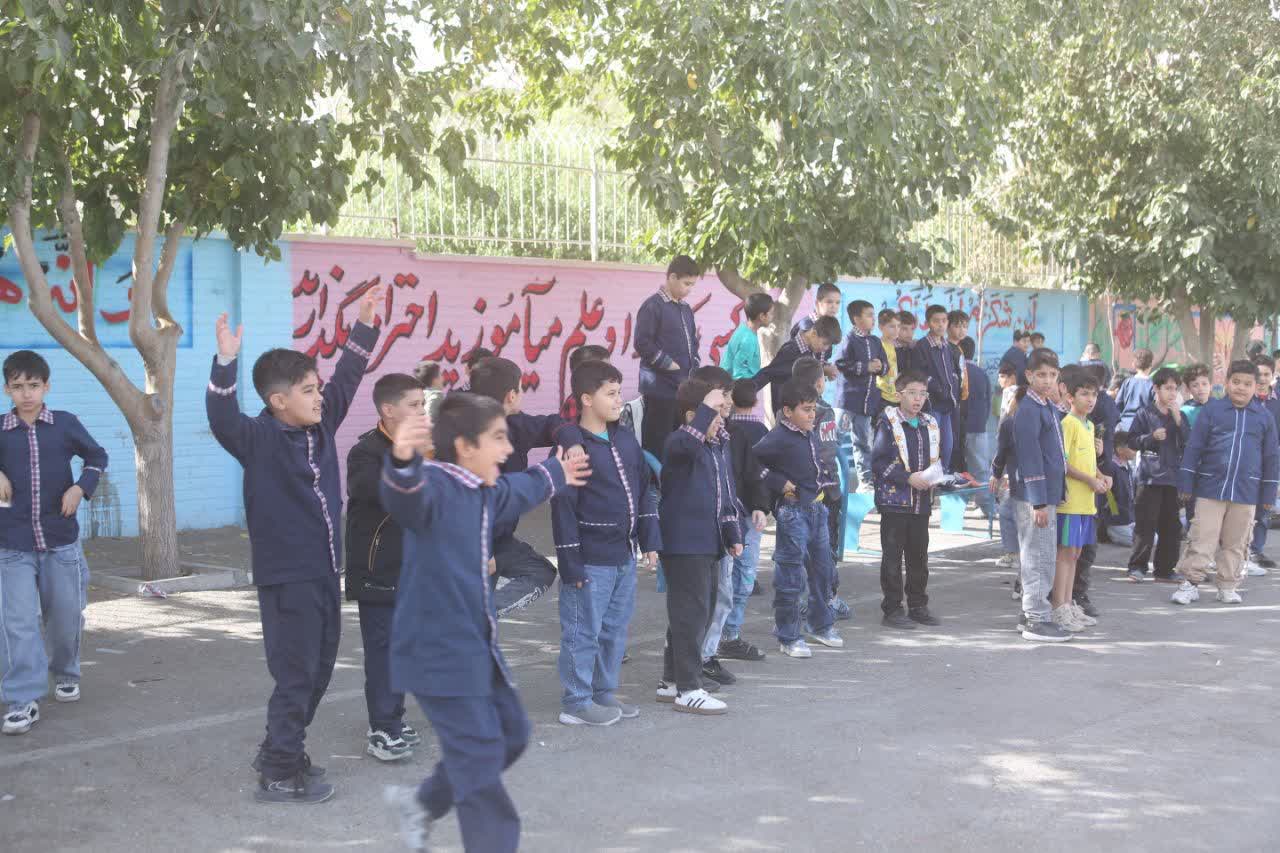 برگزاری نخستین دوره مسابقات دومیدانی دانش‌ آموزان صفادشت