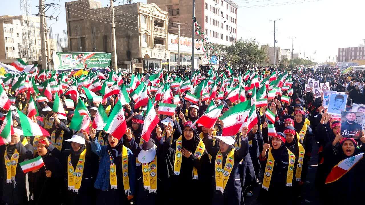 تجمع ضد استکباری مسئولان و دانش آموزان در ملارد