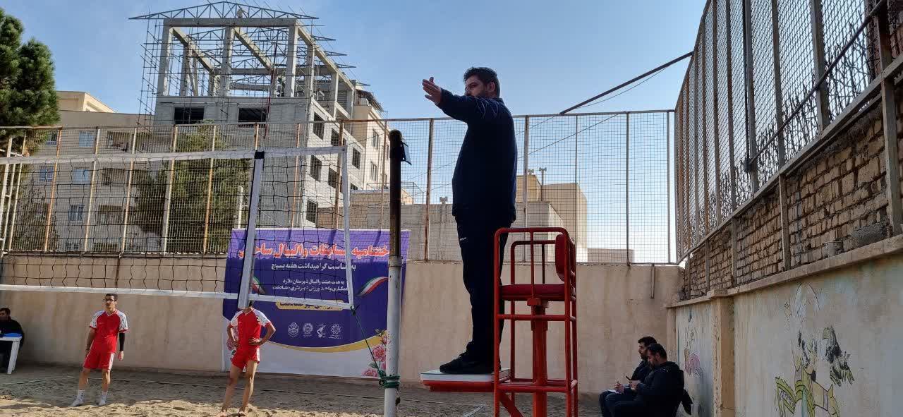 برگزاری مسابقات والیبال ساحلی به مناسبت گرامیداشت هفته بسیج در شهر صفادشت