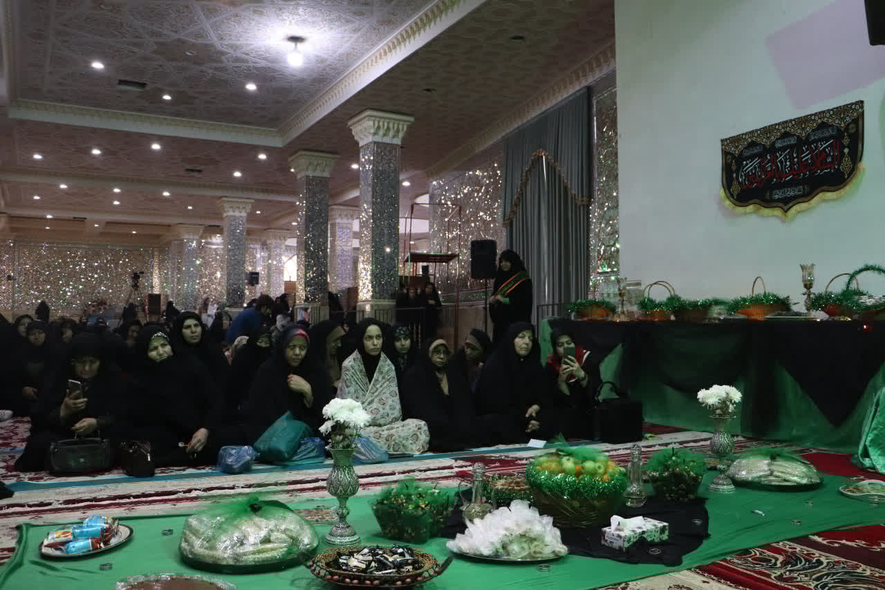 تجلیل از مادران و همسران شهدا در مراسم وفات حضرت ام‌البنین (س) شهرستان ملارد