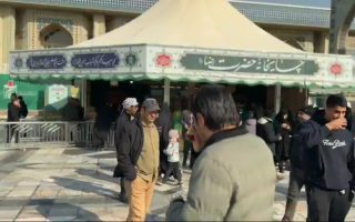 میزبانی موکب شهید مدافع حرم هادی شریفی شهرستان ملارد از زائران حرم امام رضا(ع)