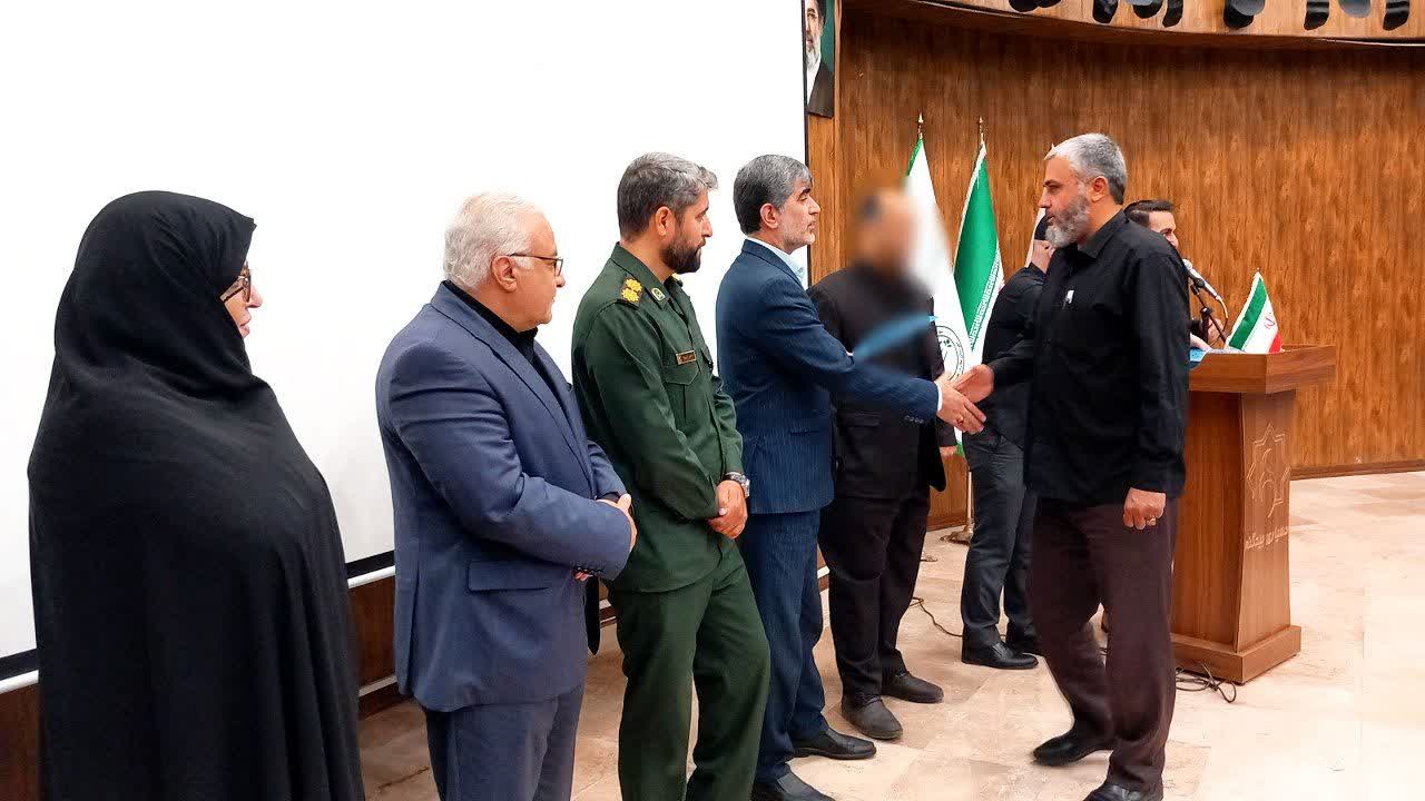 تجلیل از جهادگران ملارد به پاس خدمات به آسیب‌ دیدگان جنگ تحمیلی سوم
