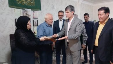 فرماندار ملارد با خانواده دو شهید والامقام دیدار کرد
