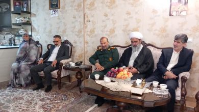 دیدار مسئولان ملارد با خانواده شهید نسائی و جانباز بلوکی