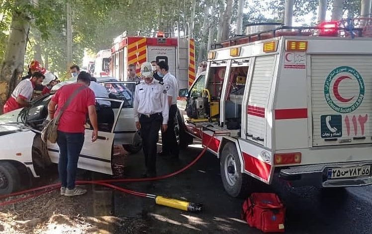 حادثه برخورد خودرو پراید با درخت در محور صفادشت به سمت ملارد