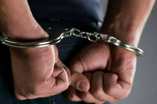 دستگیری ۹ کارمند اداره برق ملارد/جمع دستگیری ها به ۱۱ نفر رسید
