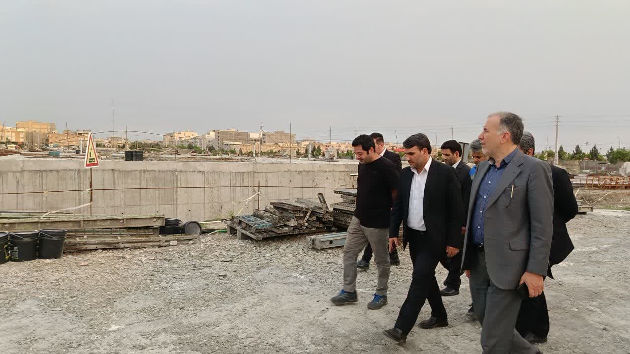 بازدید سرپرست فرمانداری ملارد از محل احداث مخزن ۱۰ هزار مترمکعبی آب شرب سه بانده مارلیک