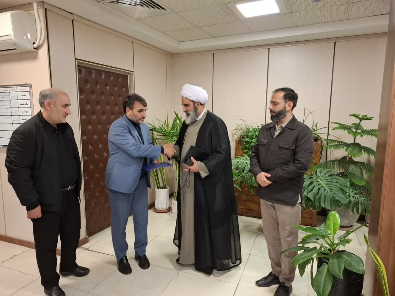 اعضای هیئت امنای یادمان شهدای گمنام شهرستان ملارد