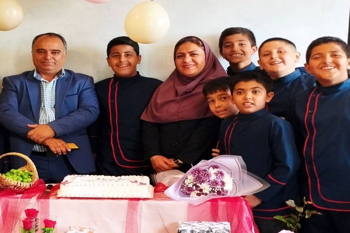 آموزگار پایه پنجم دبستان پسرانه‌ علاقه‌مندنیا ملارد