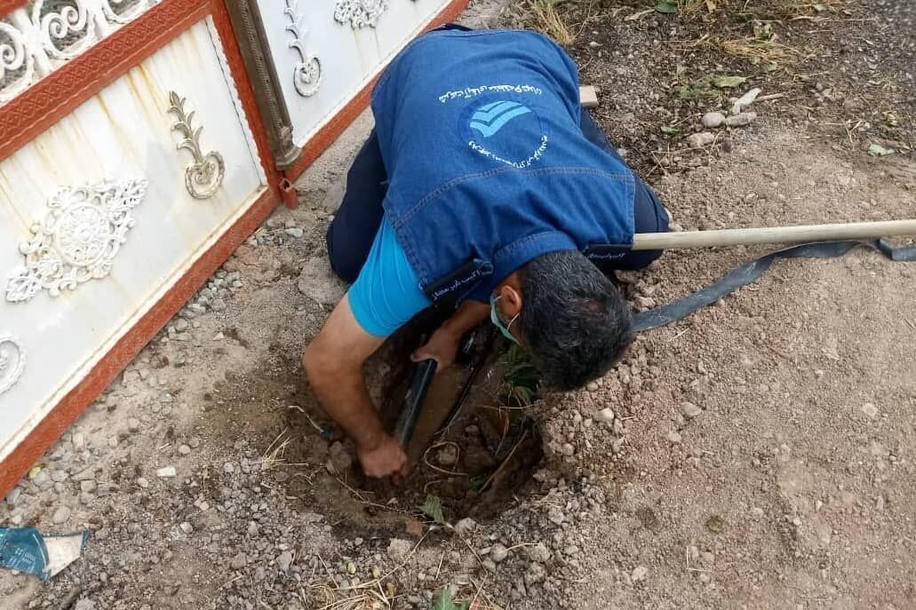 جمع‌آوری انشعابات آب غیرمجاز ۴۰ باغ ویلا در ملارد