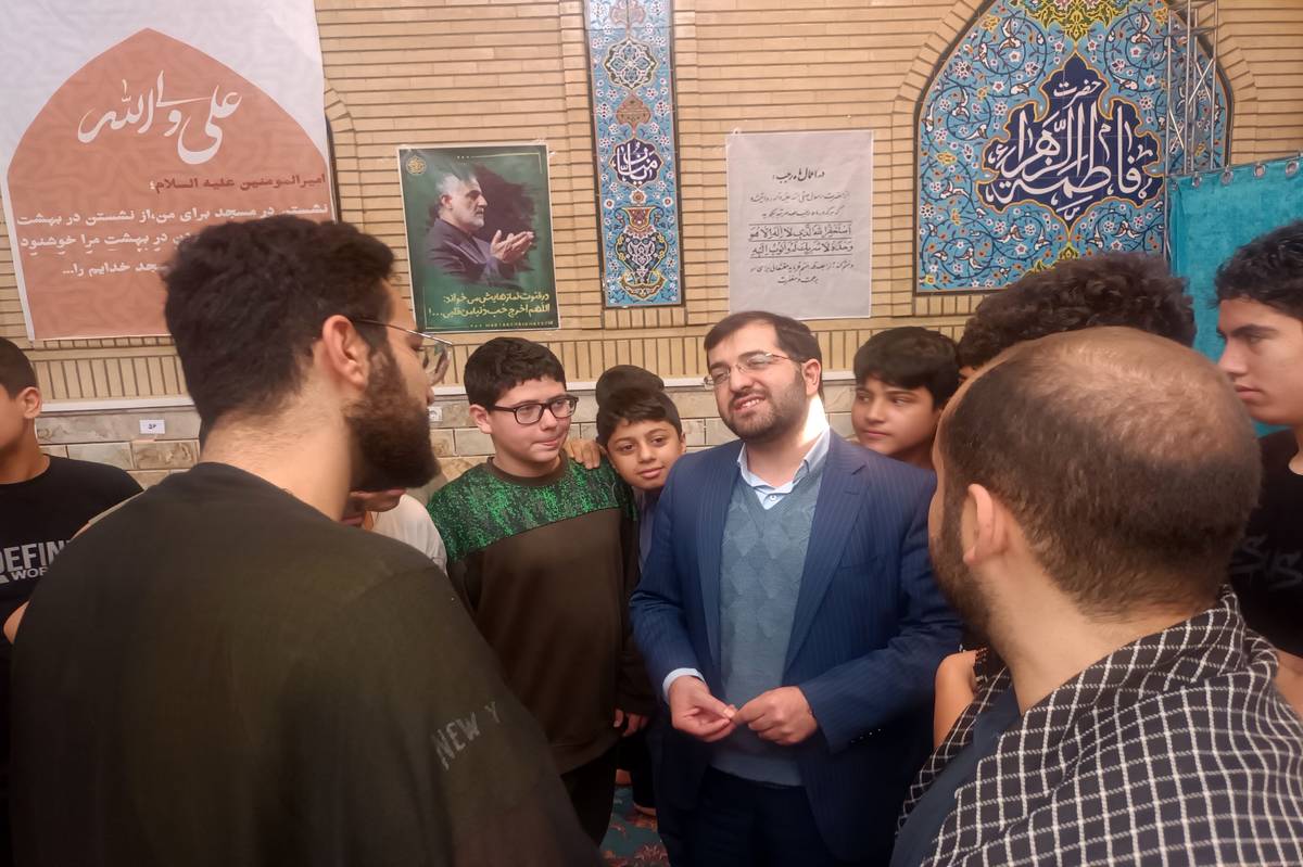 سعید تیموری‌راد مدیر آموزش و پرورش ملارد در جمع دانش آموزان معتکف