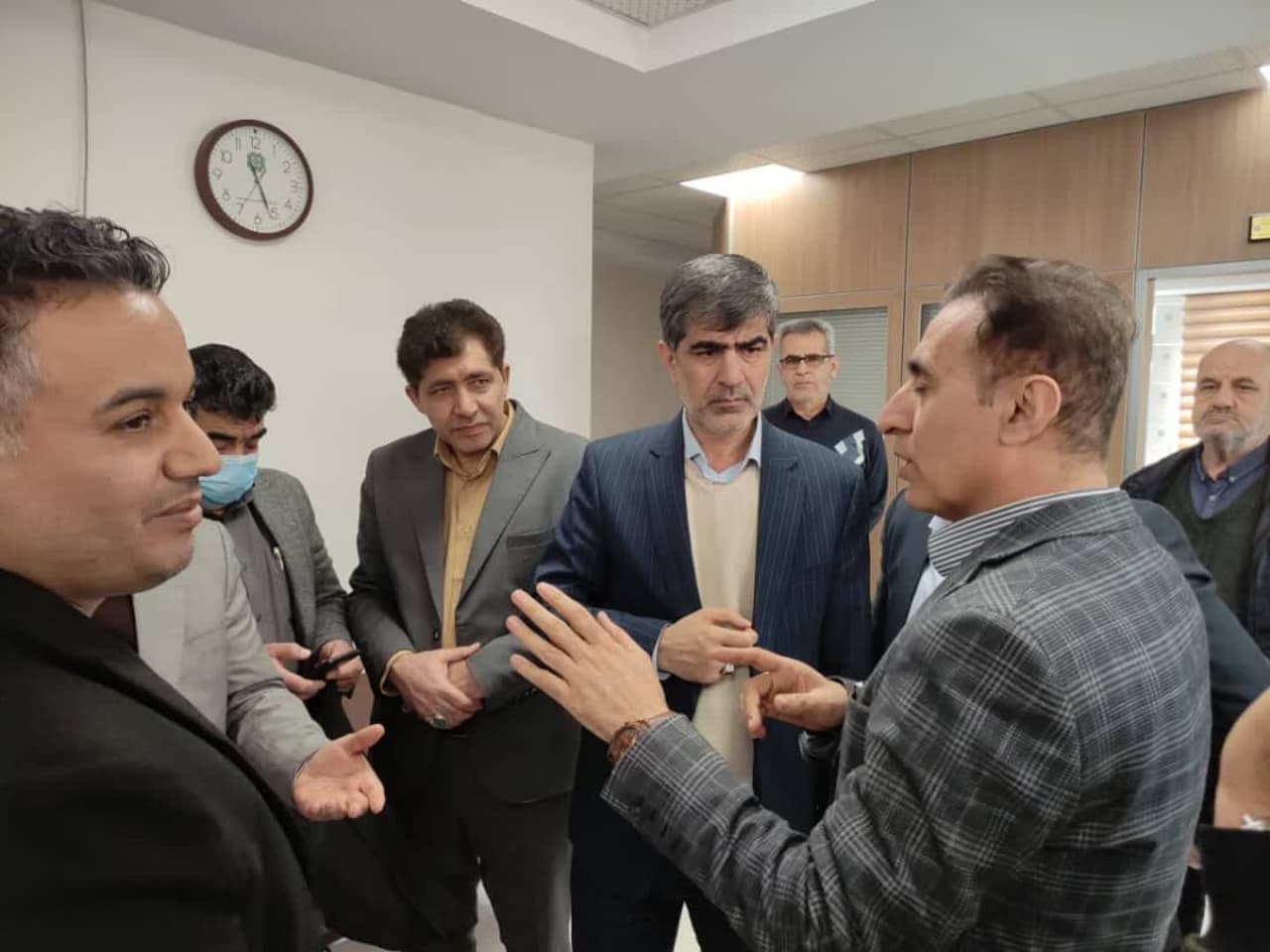 بازدید سرزده سرپرست فرمانداری ملارد از اداره امور مالیاتی