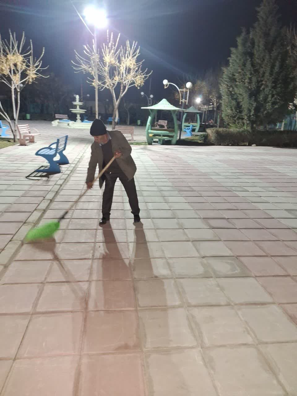 نظافت بوستان ها و فضای سبز شهری ملارد