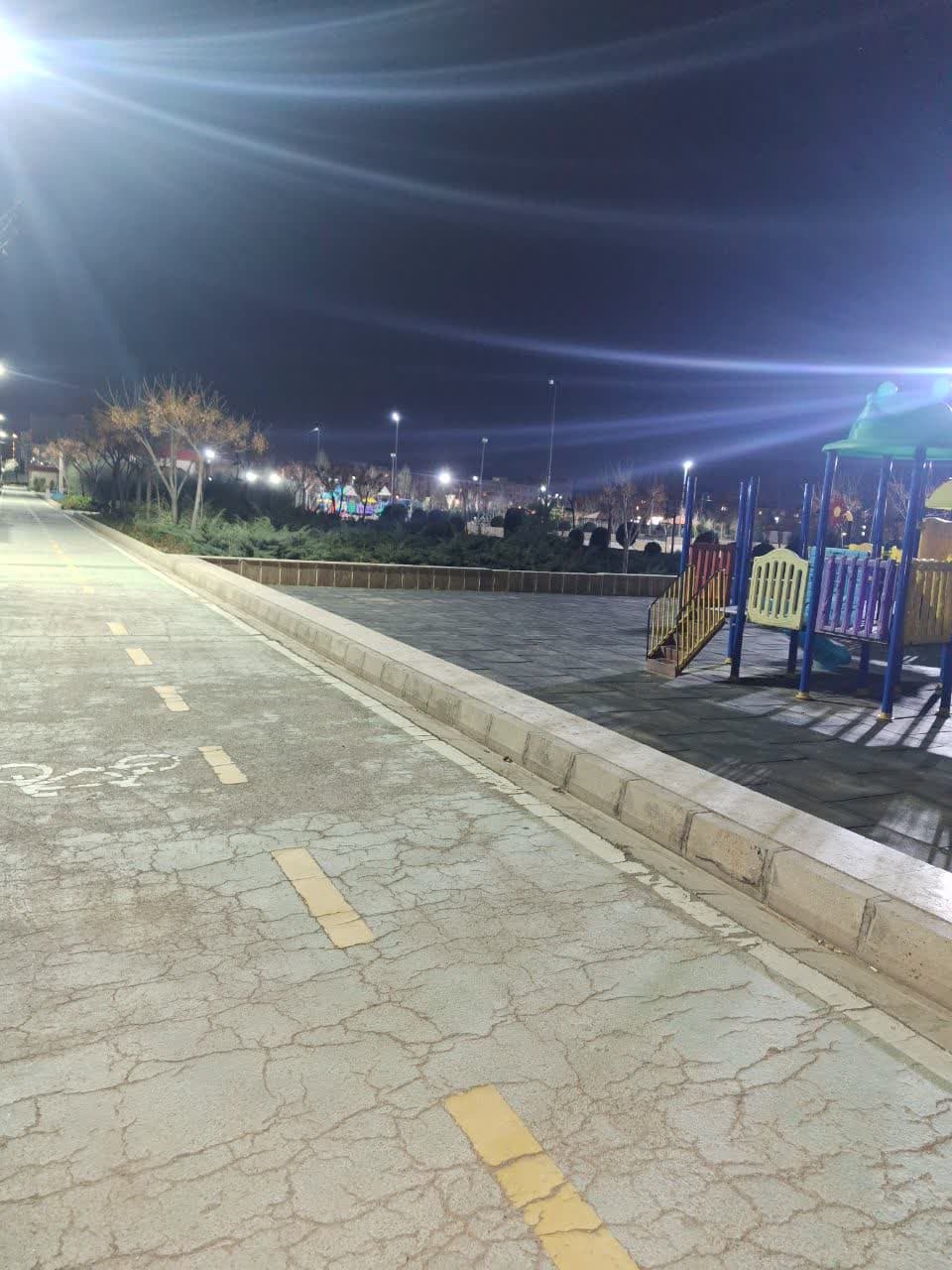 نظافت بوستان ها و فضای سبز شهری ملارد