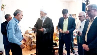 دیدار سرپرست فرمانداری شهرستان ملارد با خانواده شهید مدافع سلامت محمد رضایی