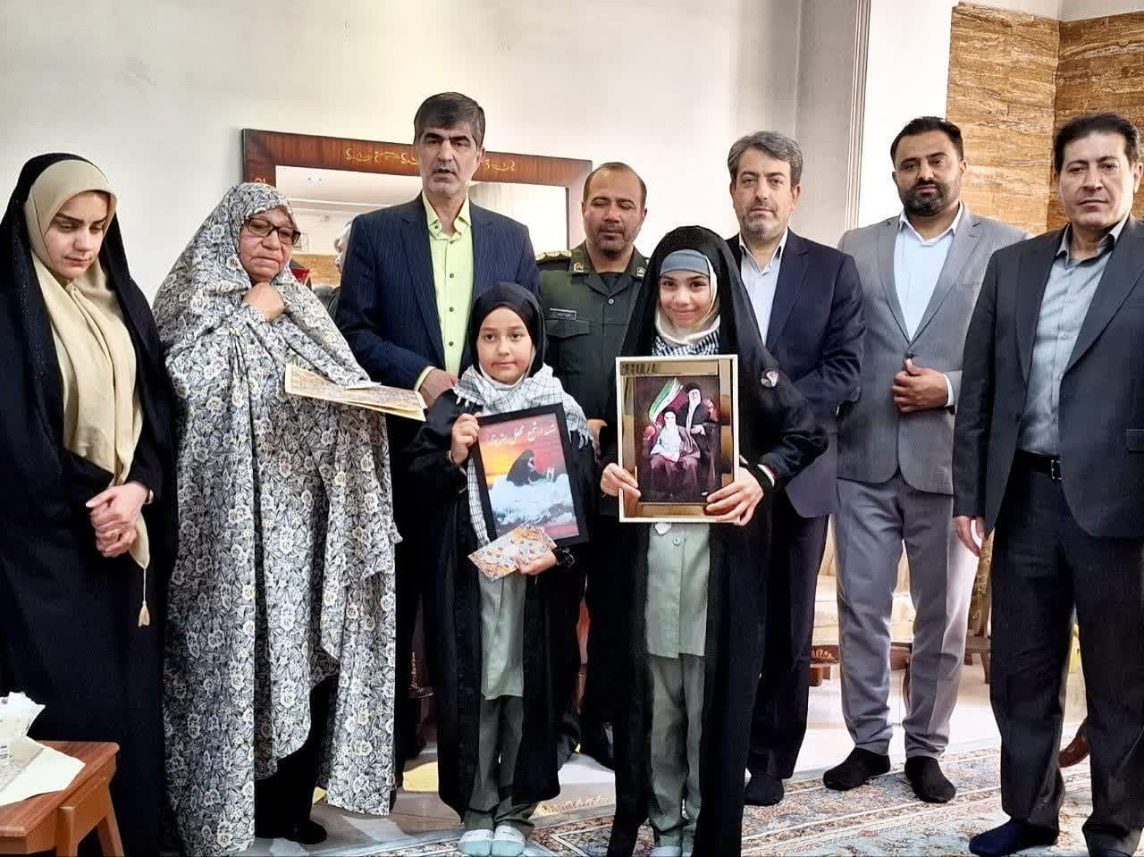 سرپرست فرمانداری ملارد میهمان دو خانواده شهید