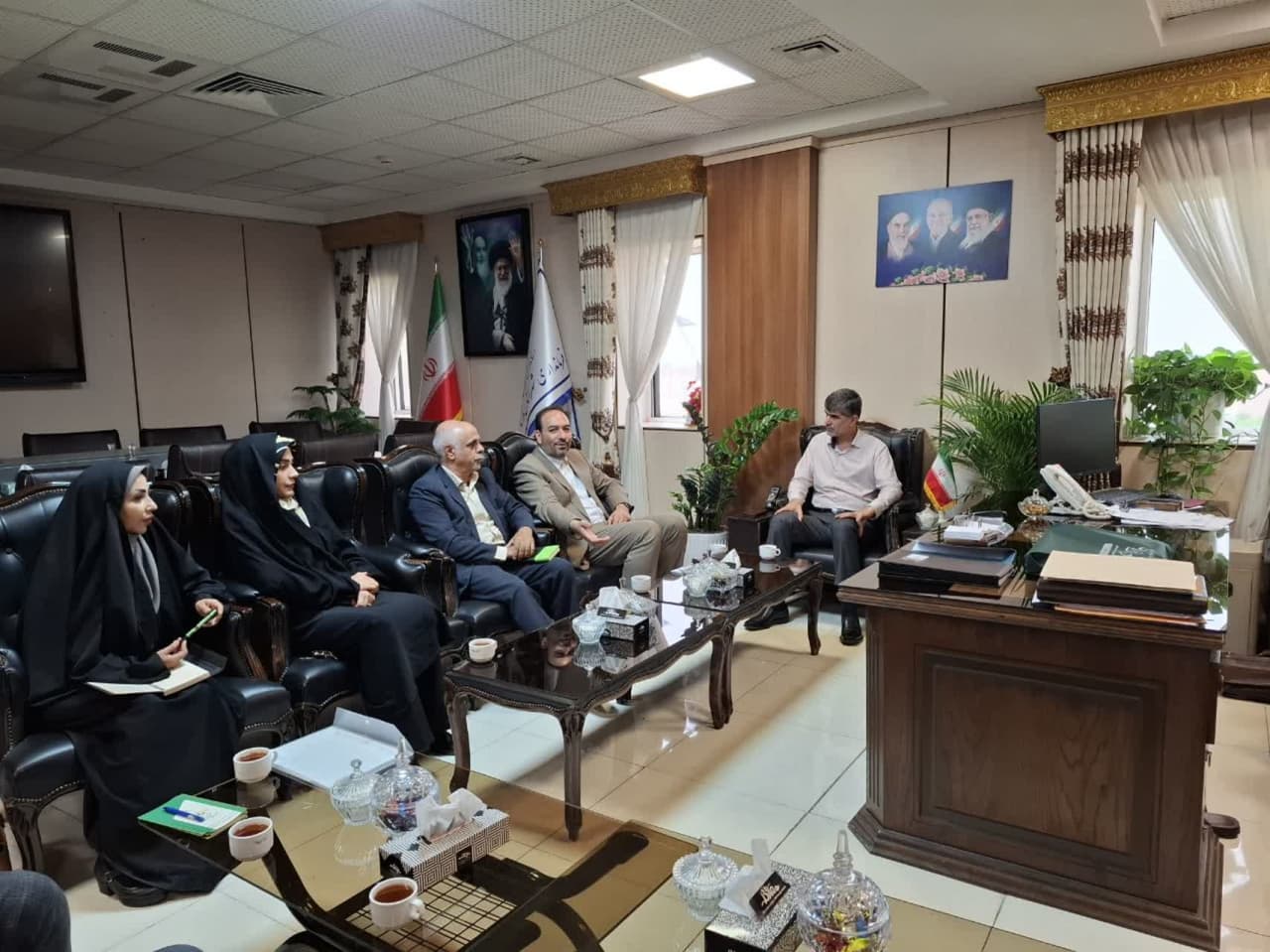 نشست فرماندار ملارد با مدیرکل صندوق بیمه اجتماعی کشاورزان، روستائیان و عشایر استان تهران