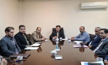 محمد امینی در جلسه کارگروه آرد و نان با اشاره به فعالیت بیش از ۴۶۰ نانوایی پروانه دار در شهرستان ملارد، اظهارداشت: بر اساس ابلاغ سازمان قرارگاه پدافند غیرعامل استان تهران باید ۳۰ درصد نانوایی های شهرستان به سوخت جایگزین تجهیز شوند.