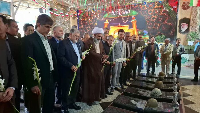 ادای احترام استاندار تهران به شهدای ملارد