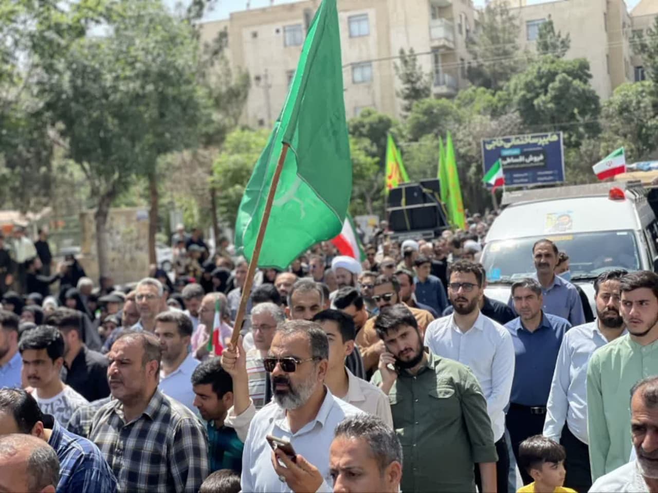 ندای لبیک یا خامنه ای در شهرستان ملارد طنین انداز شد
