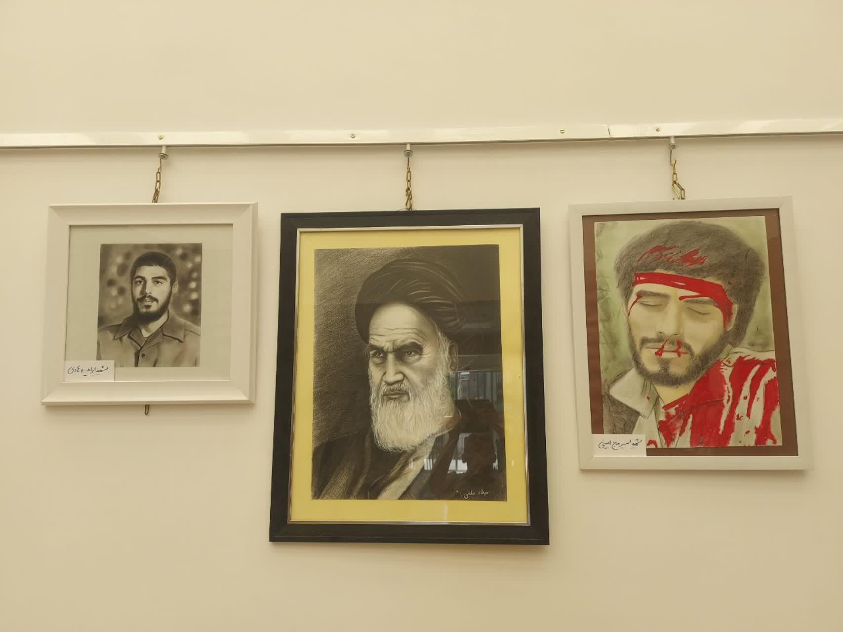 نمایشگاه نقاشی به مناسبت ارتحال امام خمینی (ره)