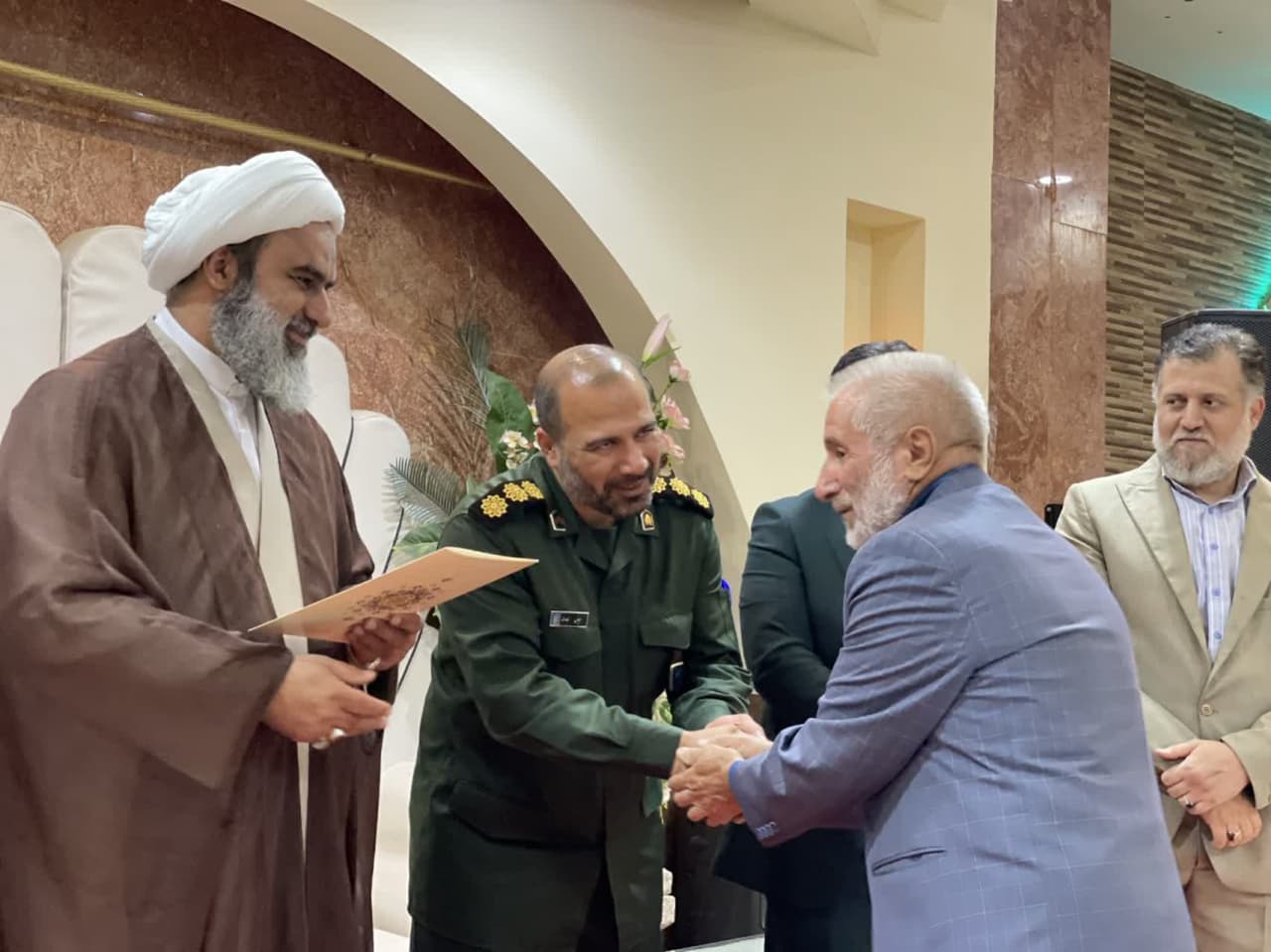 اعضای ستاد نمازجمعه ملارد تجلیل شدند