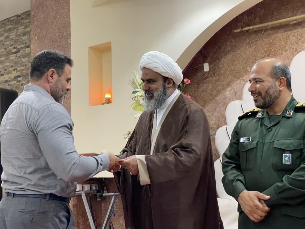 اعضای ستاد نمازجمعه ملارد تجلیل شدند