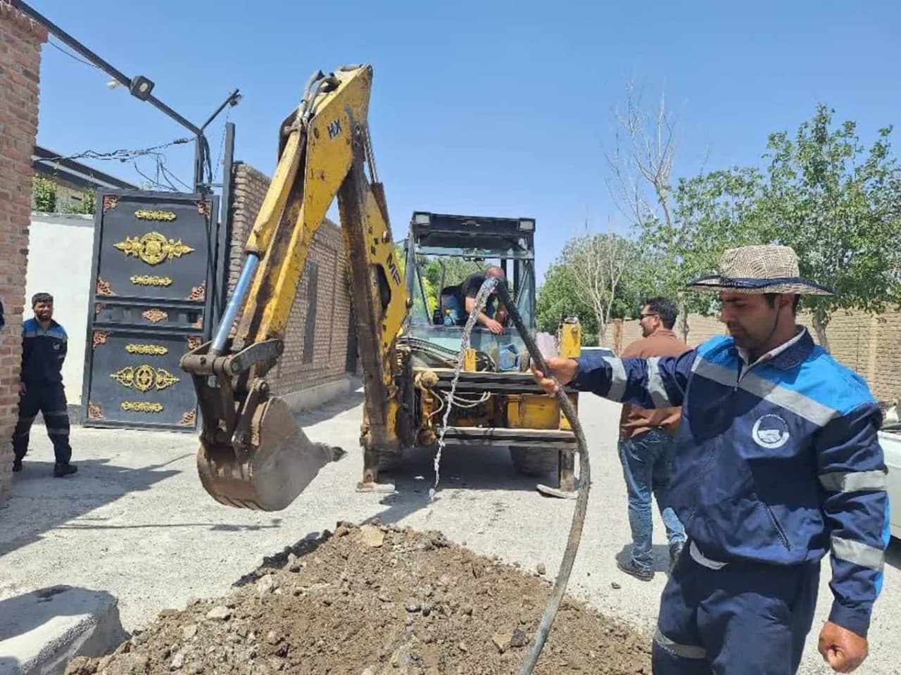 قطع سه رشته انشعاب غیرمجاز آب در منطقه اسفندآباد ملارد
