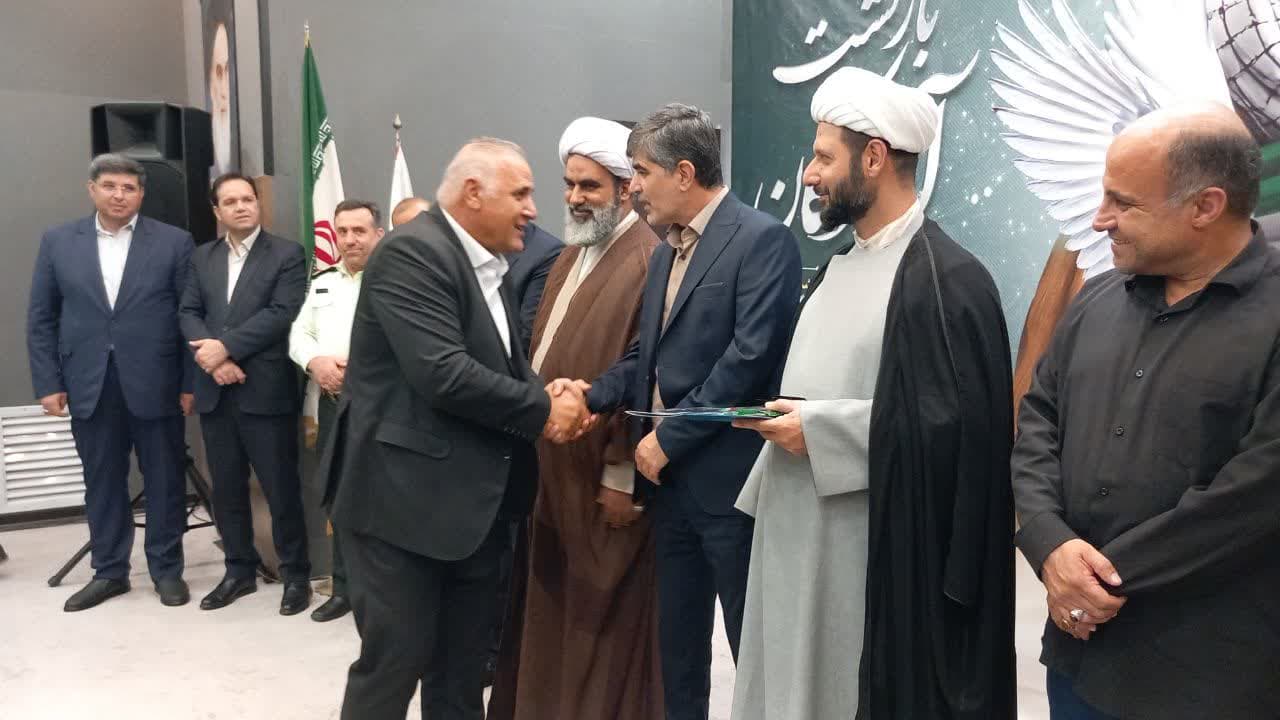 آزادگان سرافراز شهرستان ملارد تجلیل شدند