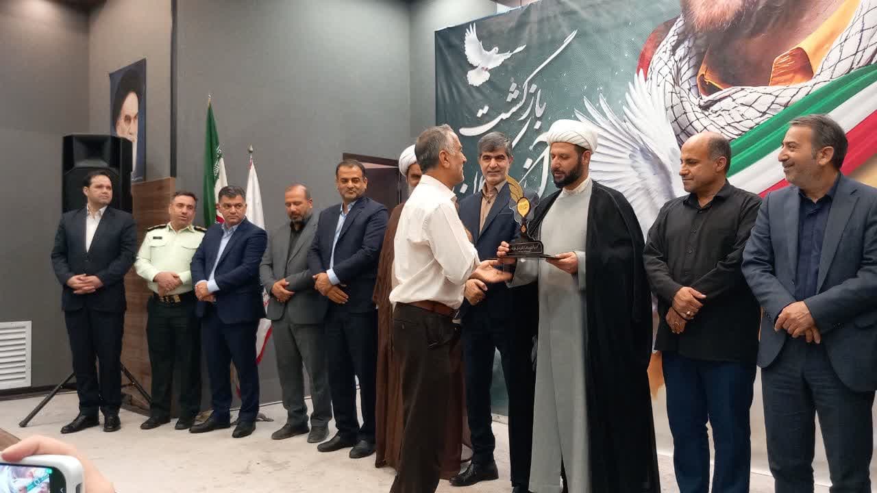 آزادگان سرافراز شهرستان ملارد تجلیل شدند