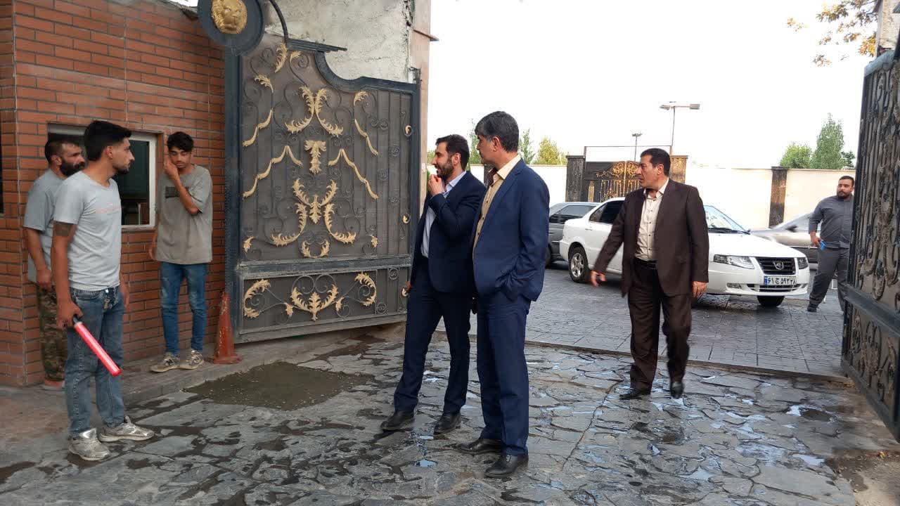بازدید سرزده فرماندار ملارد از باغ رستوران‌ها؛ قطع برق برخی رستوران‌ها به دلیل هدررفت انرژی