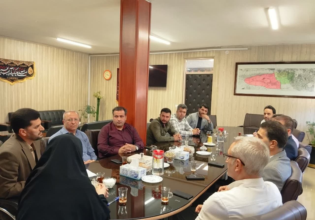 بخشدار مرکزی دهیاران استفاده از پنل های خورشیدی در دهیاری های خود را پیگیری نمایند ‌