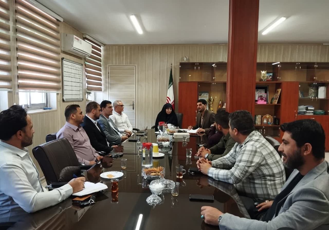بخشدار مرکزی دهیاران استفاده از پنل های خورشیدی در دهیاری های خود را پیگیری نمایند ‌