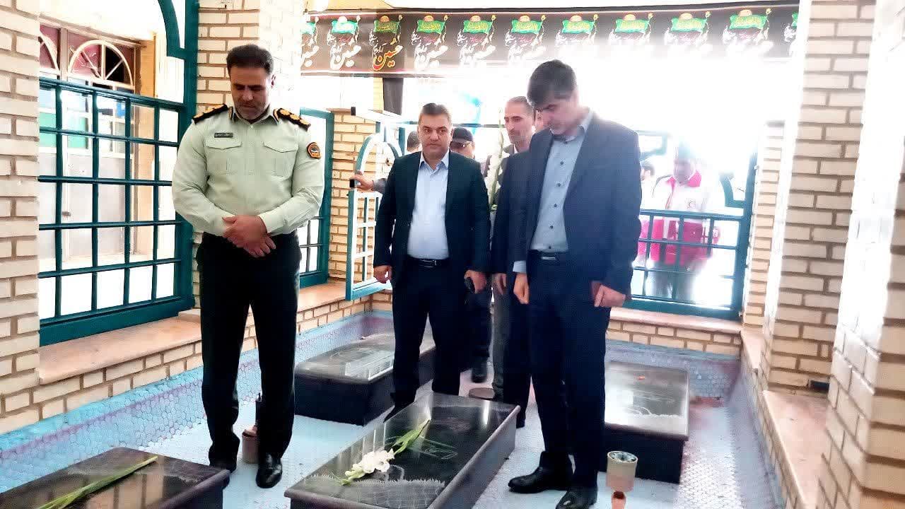 گلباران مزار شهدای شهرستان ملارد به مناسبت هفته دولت