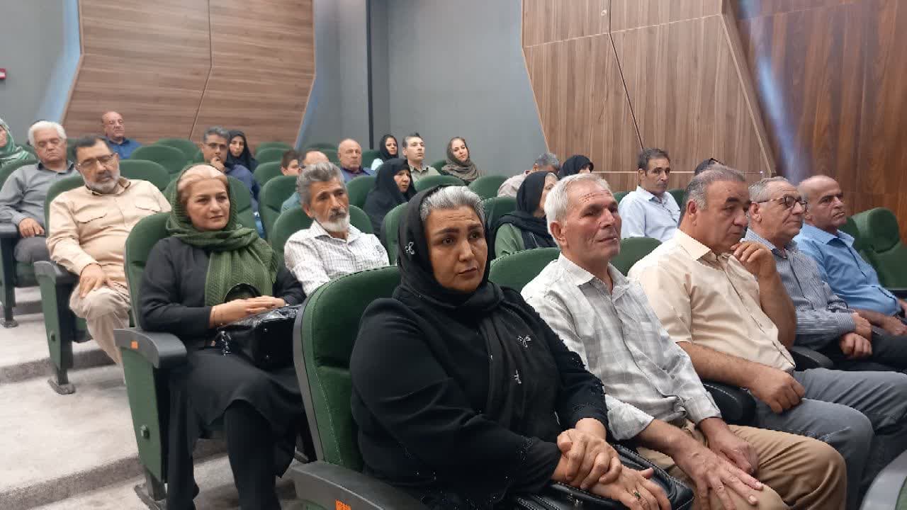 آزادگان سرافراز شهرستان ملارد تجلیل شدند