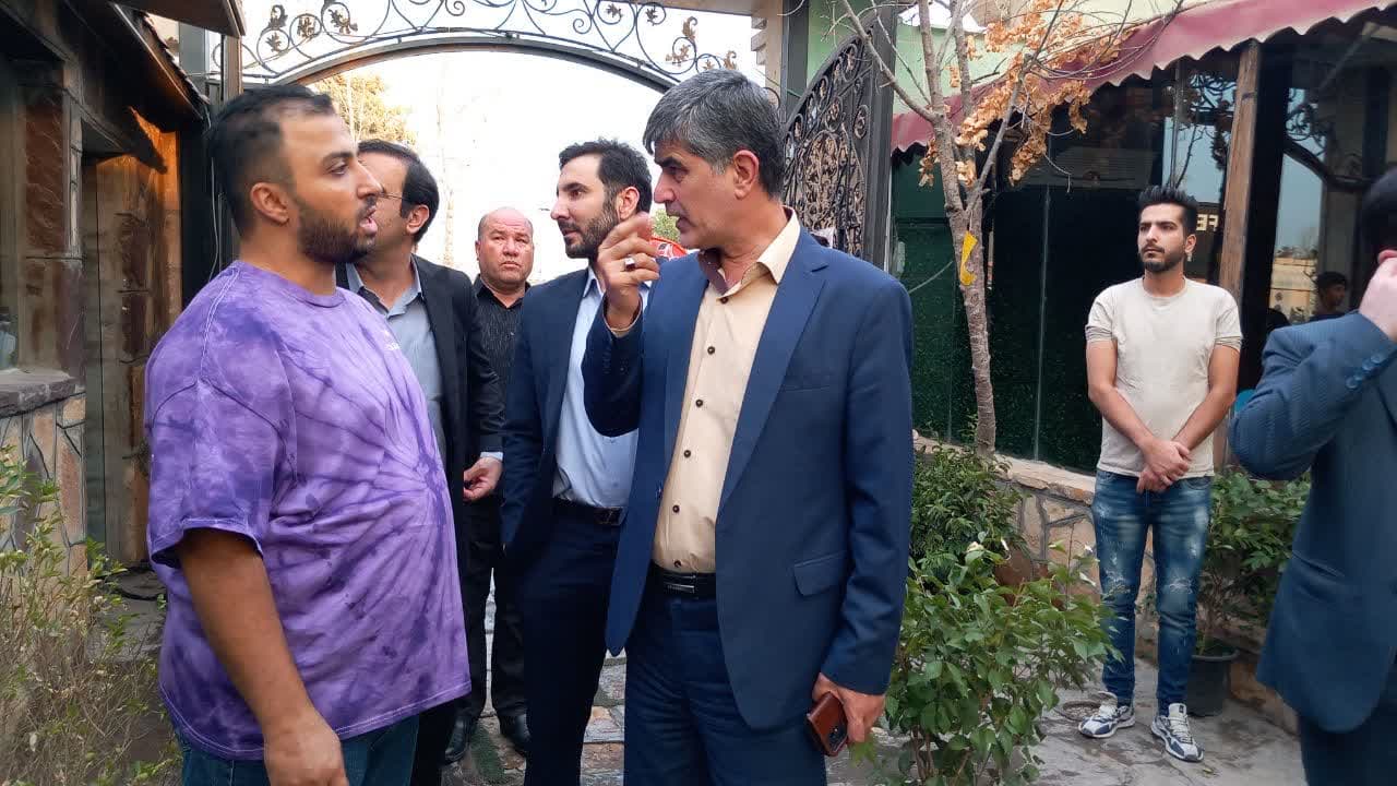 بازدید سرزده فرماندار ملارد از باغ رستوران‌ها؛ قطع برق برخی رستوران‌ها به دلیل هدررفت انرژی