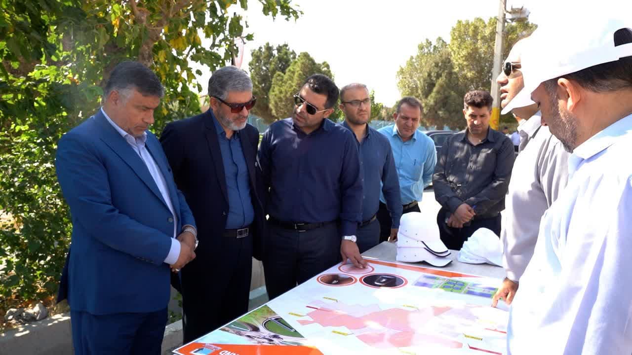 بازدید شهردار صفادشت از پروژه جمع آوری فاضلاب و احداث تصفیه خانه شهری
