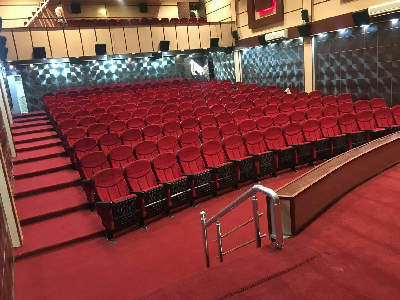 ساکنان ملارد خواستار بازگشایی تنها سینمای این شهر شدند