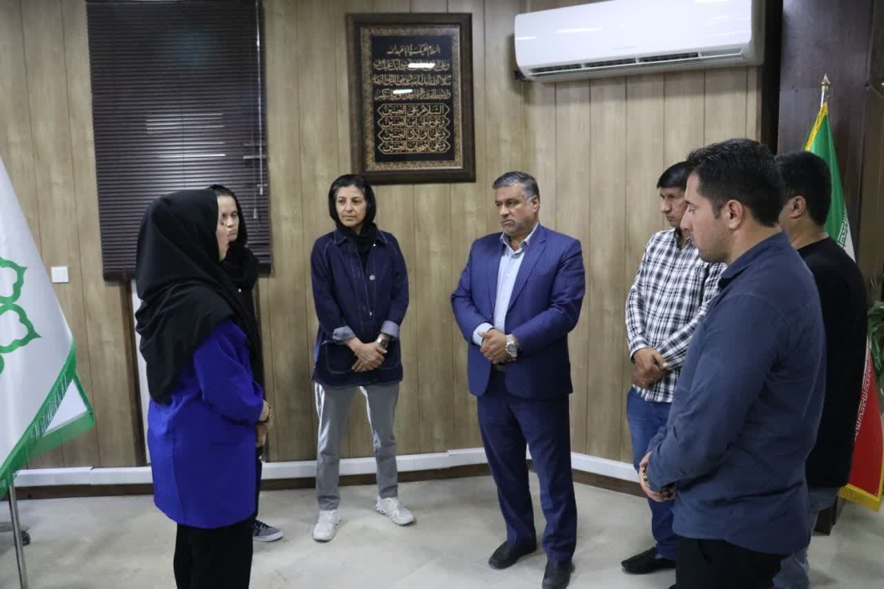 نشست سرمربی تیم ملی فوتسال بانوان ایران با شهردار صفادشت