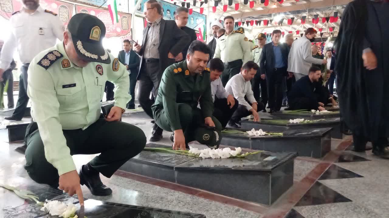 گلباران مزار شهدای شهرستان ملارد به مناسبت هفته دولت