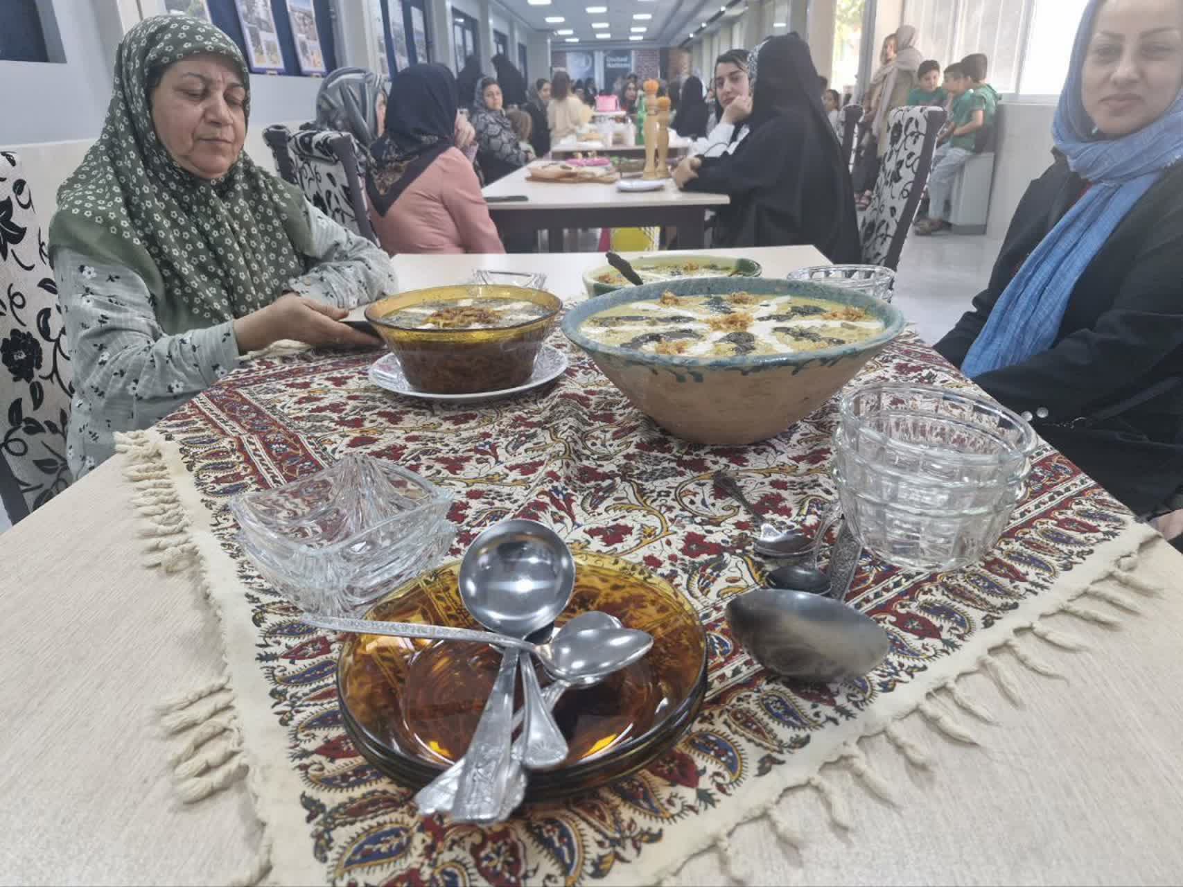 جشنواره غذای ایرانی در صفادشت
