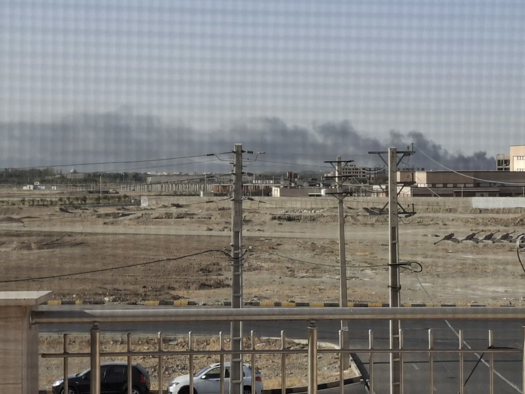 آتش‌سوزی در واحد تولیدی فوم در بیدگنه ملارد