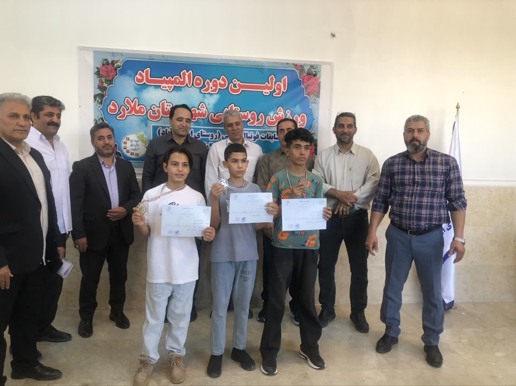 آغاز نخستین دوره المپیاد ورزش‌های روستایی با رقابت هیجان‌انگیز فوتبال‌ دستی در اسفندآباد ملارد