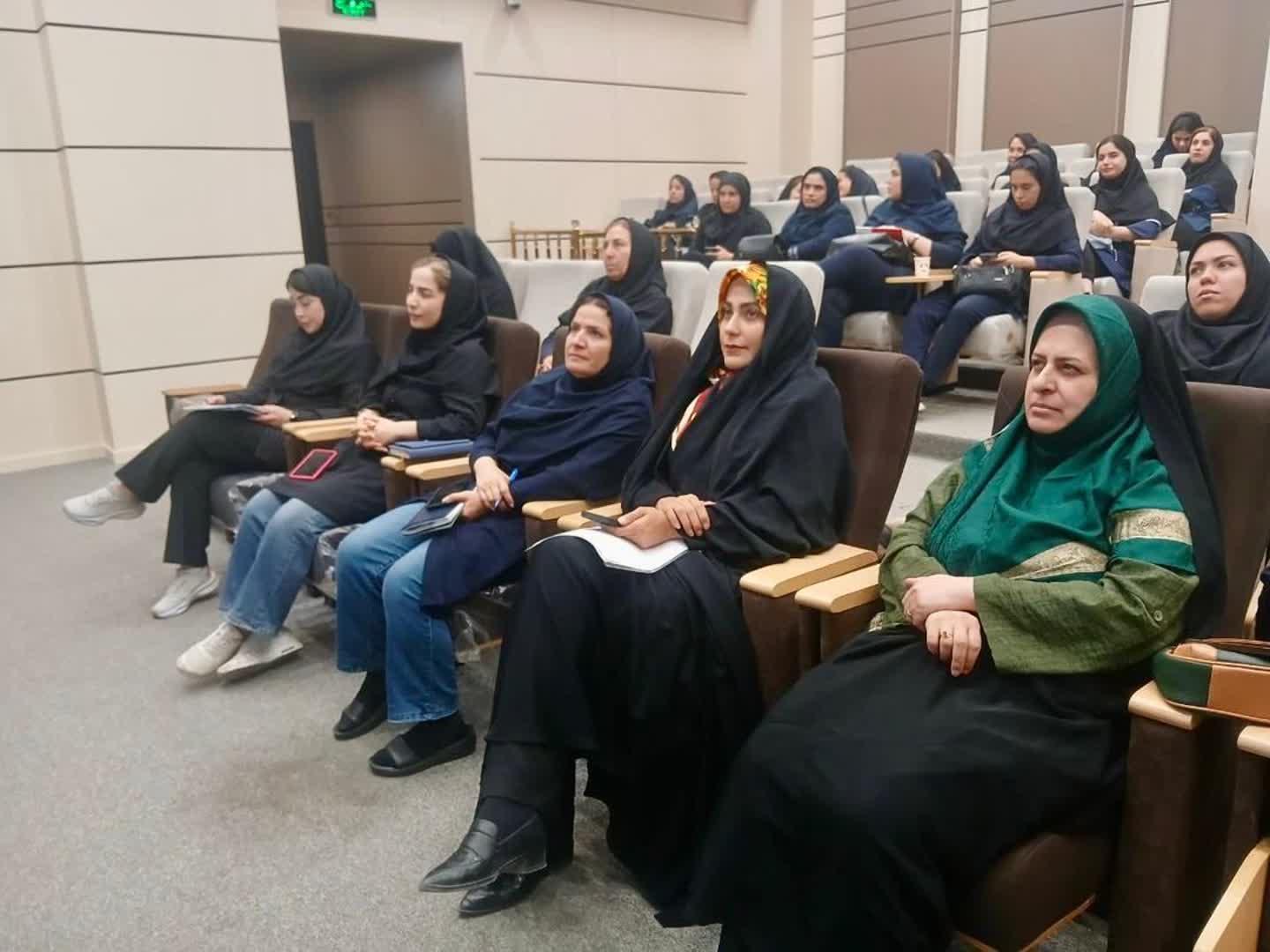 اجرای طرح غربالگری در راستای ارتقای سلامت بانوان شهرستان ملارد